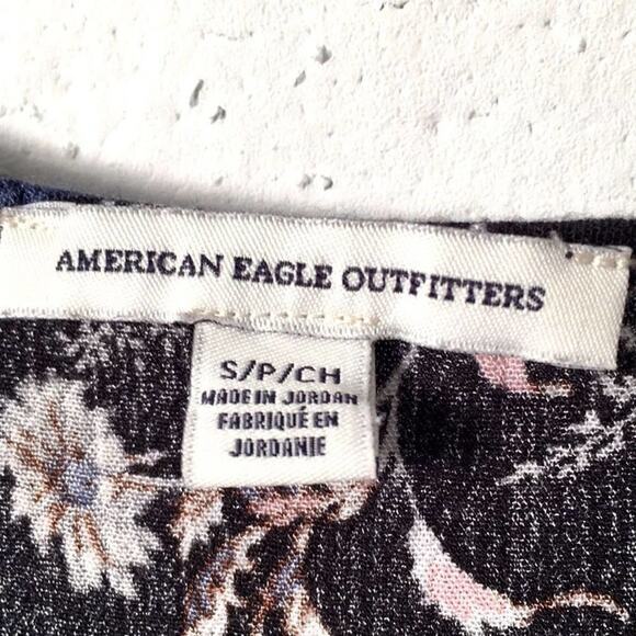 American Eagle peasant top. Black & Flowers. Sz S - Picture 5 of 7
